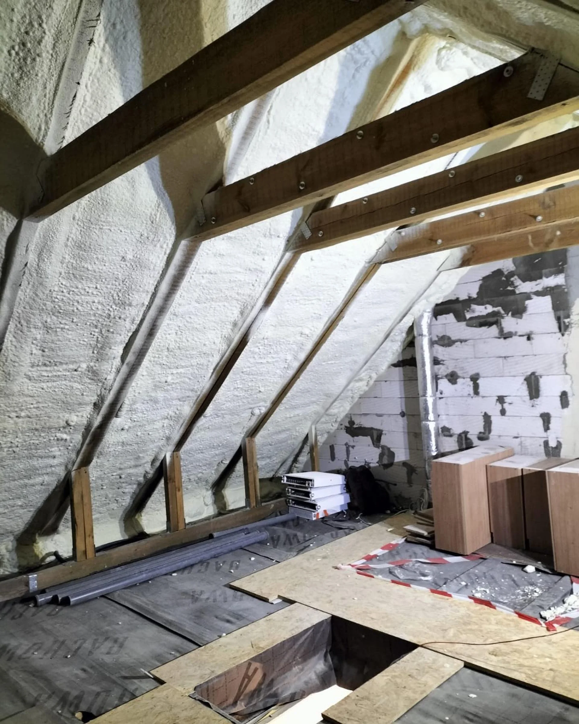 Przygotowanie Domu do Izolacji: Lista Kontrolna i Dobór Parametrów